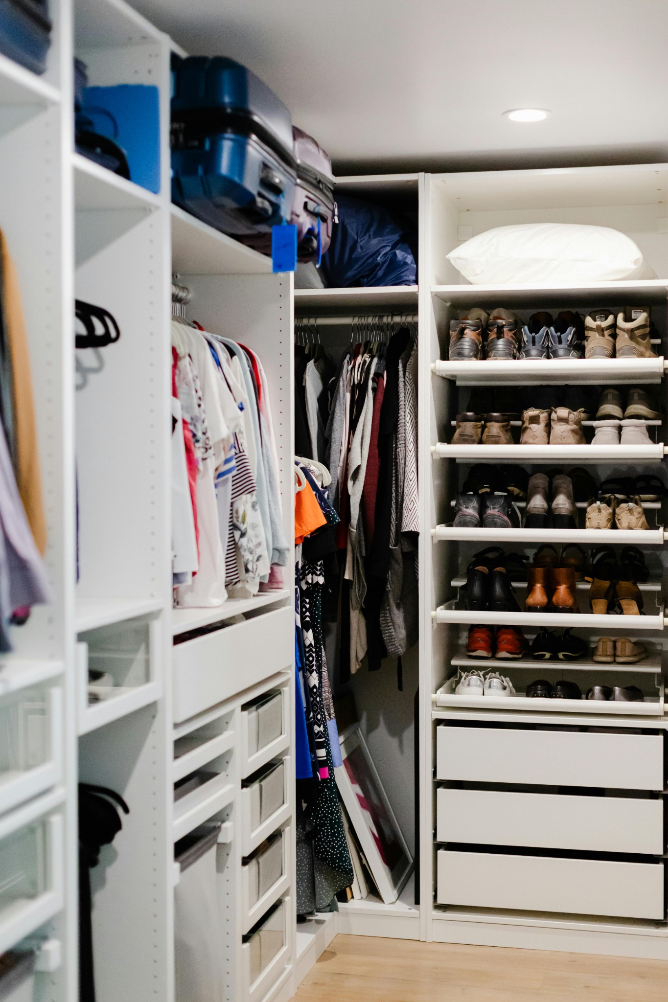 Digital wardrobe inspiration closet